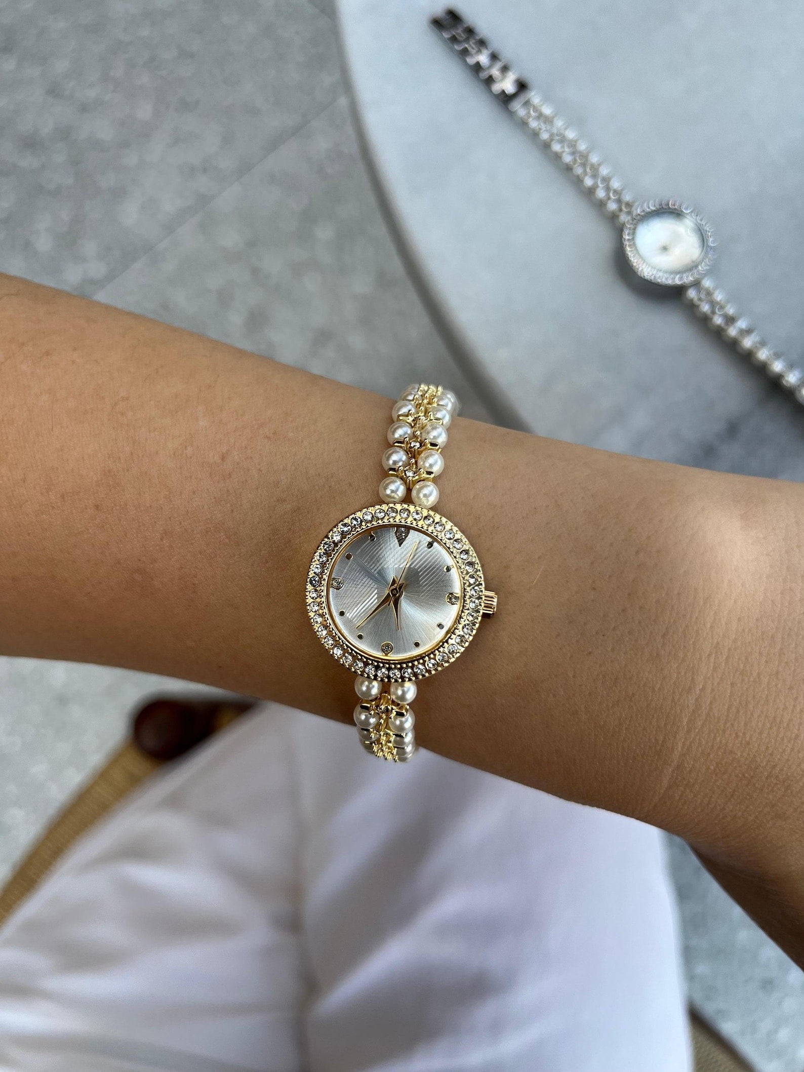 Gold Women’s Watch, Pearl Bracelet Strap, 20-25mm Dial