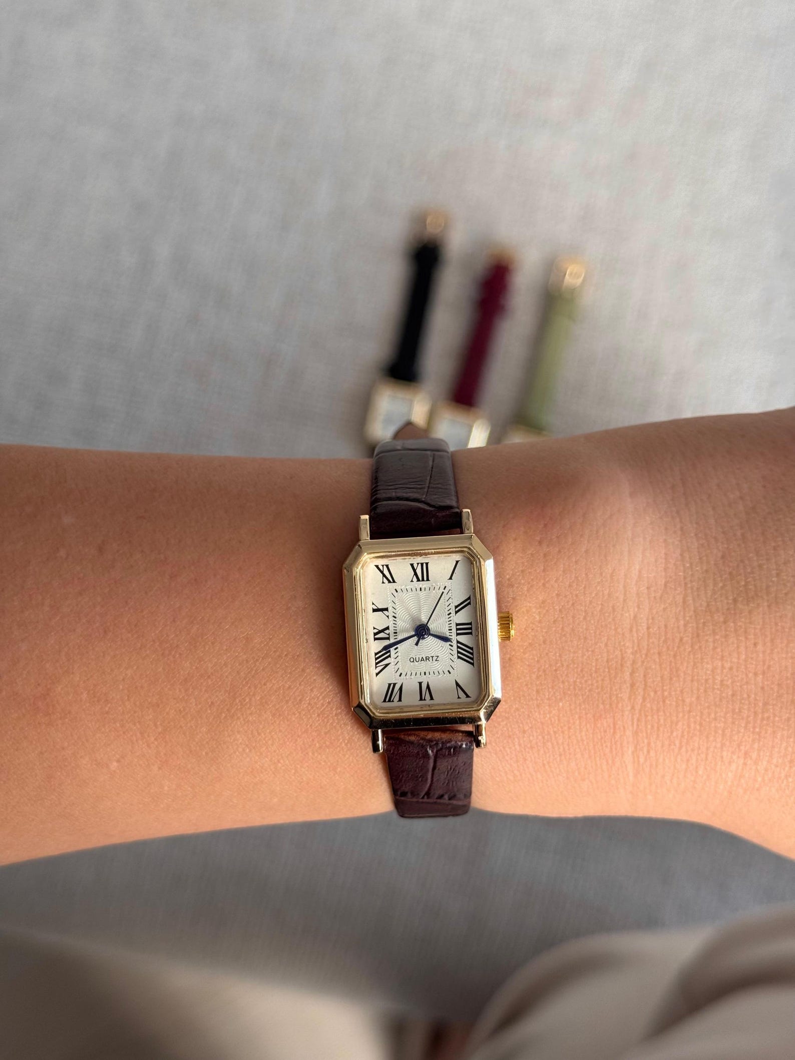 Gold Square Watch – Minimalist Roman Numeral Dial, Faux Leather Strap