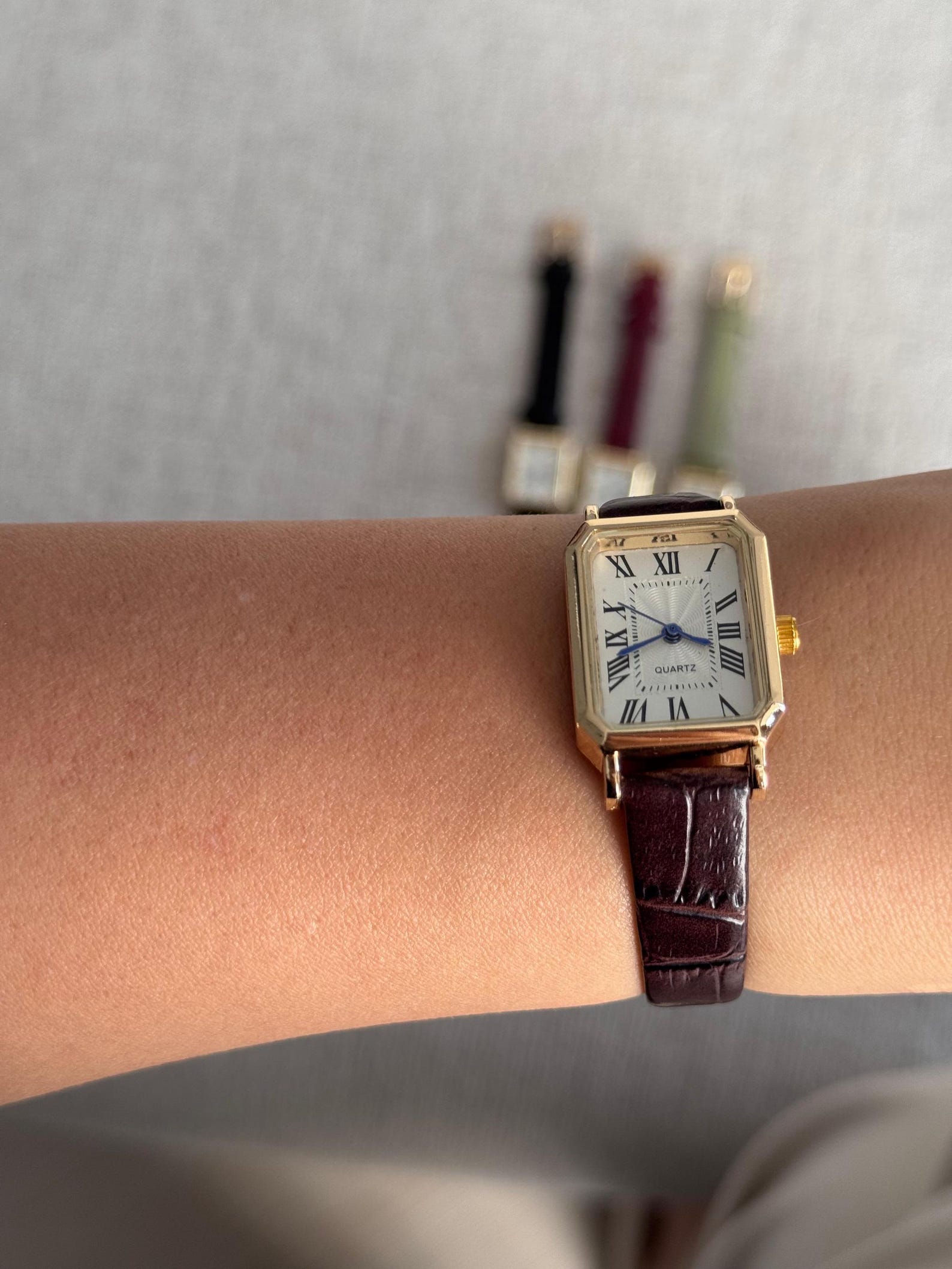 Gold Square Watch – Minimalist Roman Numeral Dial, Faux Leather Strap