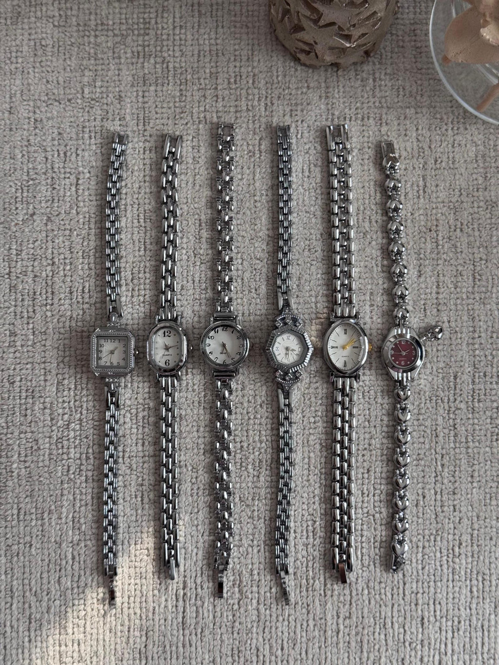 Minimalist Silver Women’s Watch – Elegant Bracelet Timepiece, Small Dial Quartz Watch