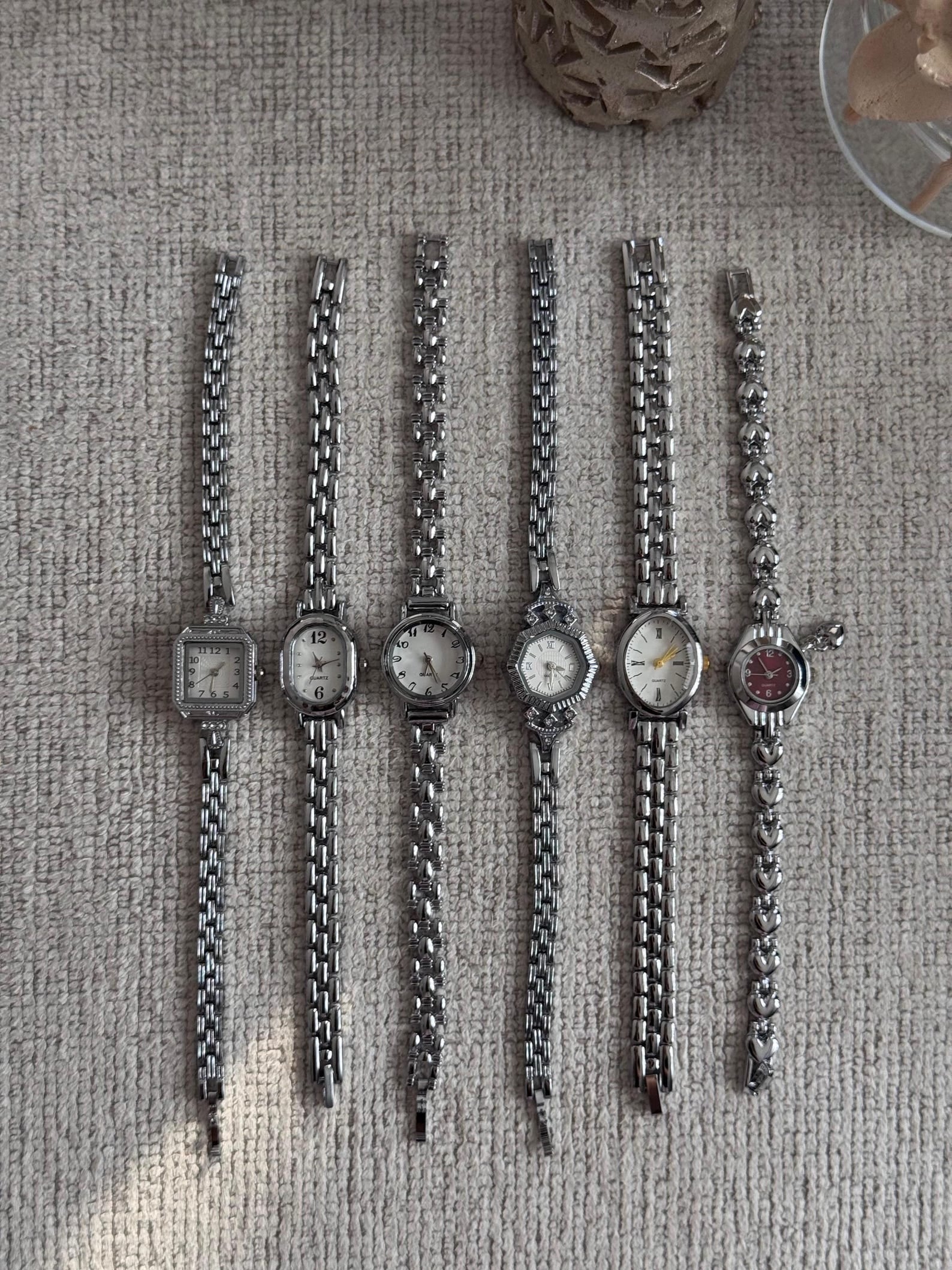 Minimalist Silver Women’s Watch – Elegant Bracelet Timepiece, Small Dial Quartz Watch