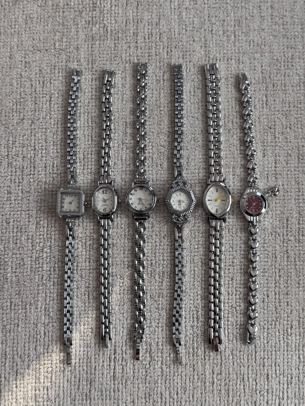 Minimalist Silver Women’s Watch – Elegant Bracelet Timepiece, Small Dial Quartz Watch