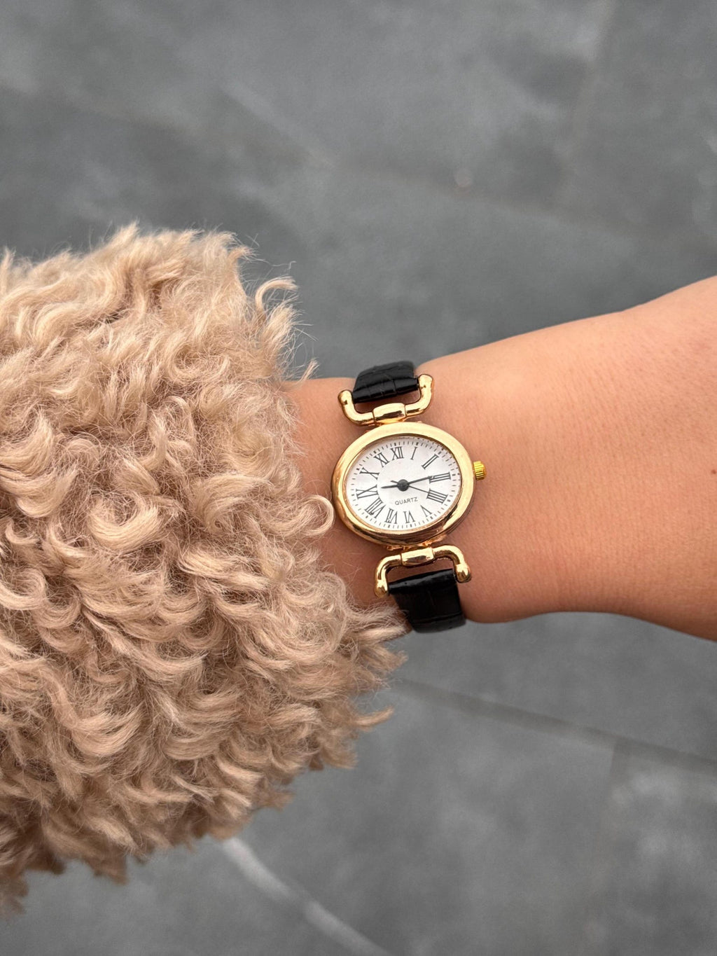 Women’s Gold Watch – Burgundy Strap, Minimalist Dial, Gift for Her