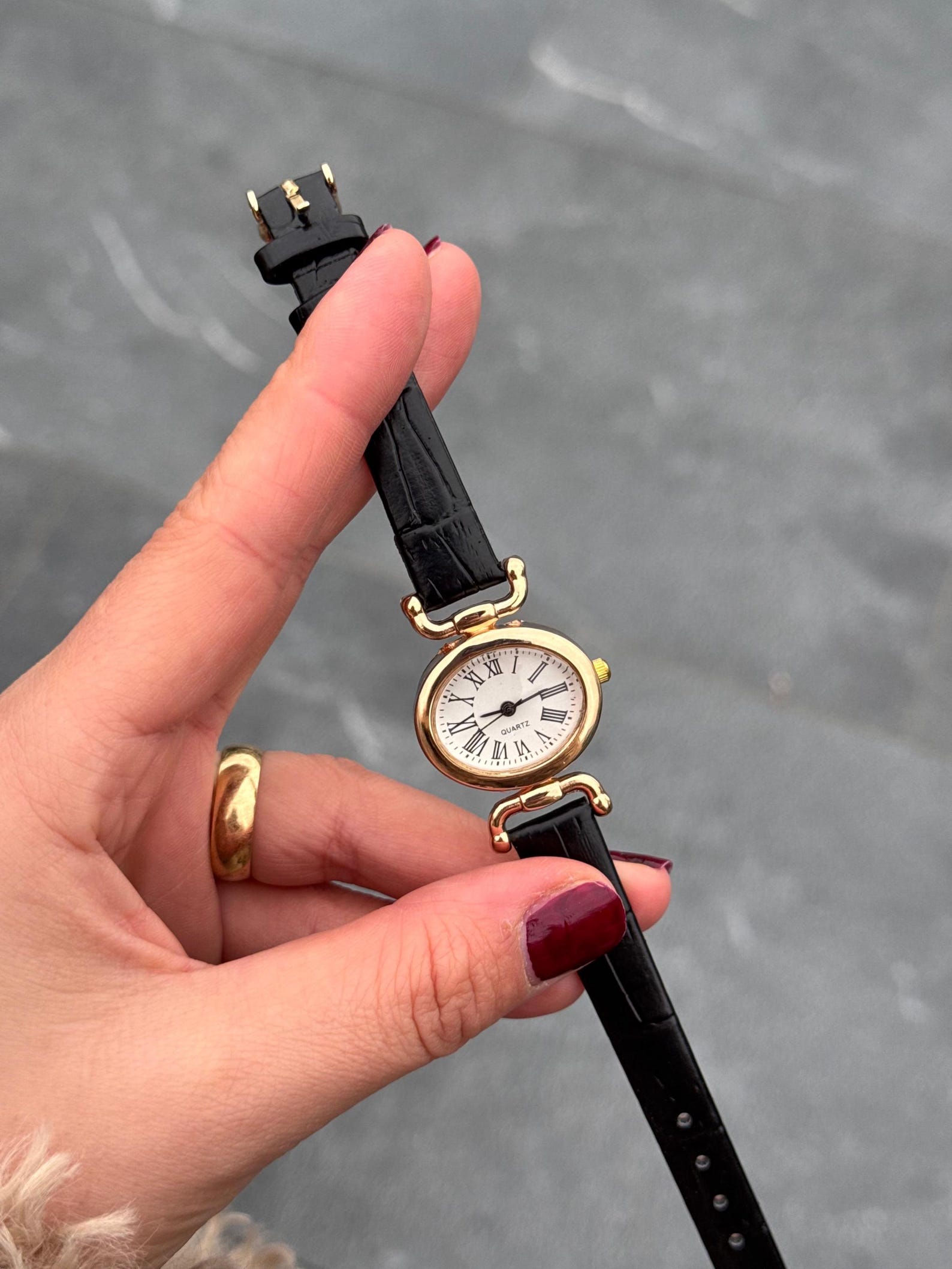 Women’s Gold Watch – Burgundy Strap, Minimalist Dial, Gift for Her