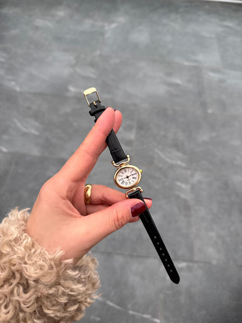 Women’s Gold Watch – Burgundy Strap, Minimalist Dial, Gift for Her