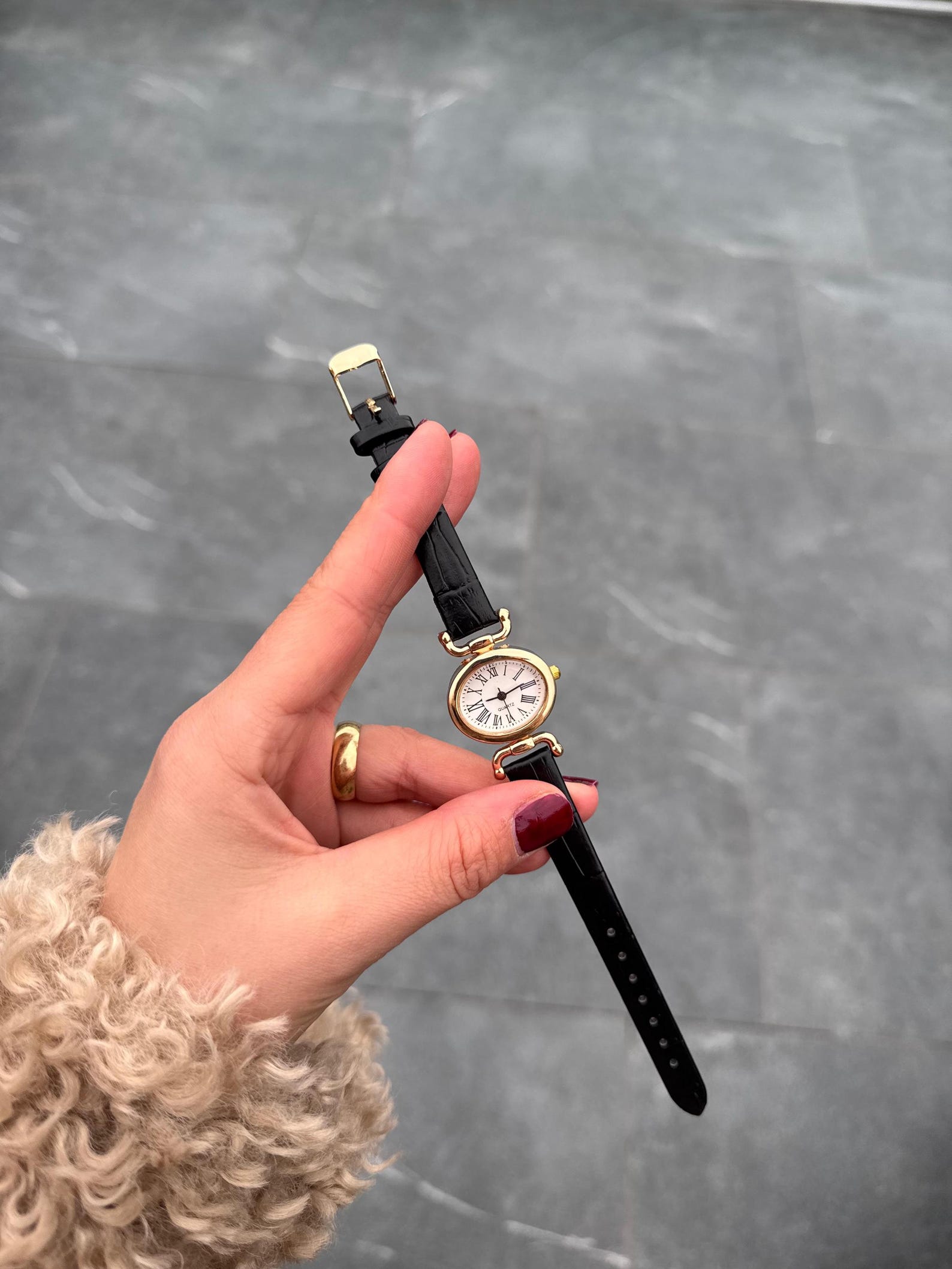 Women’s Gold Watch – Burgundy Strap, Minimalist Dial, Gift for Her