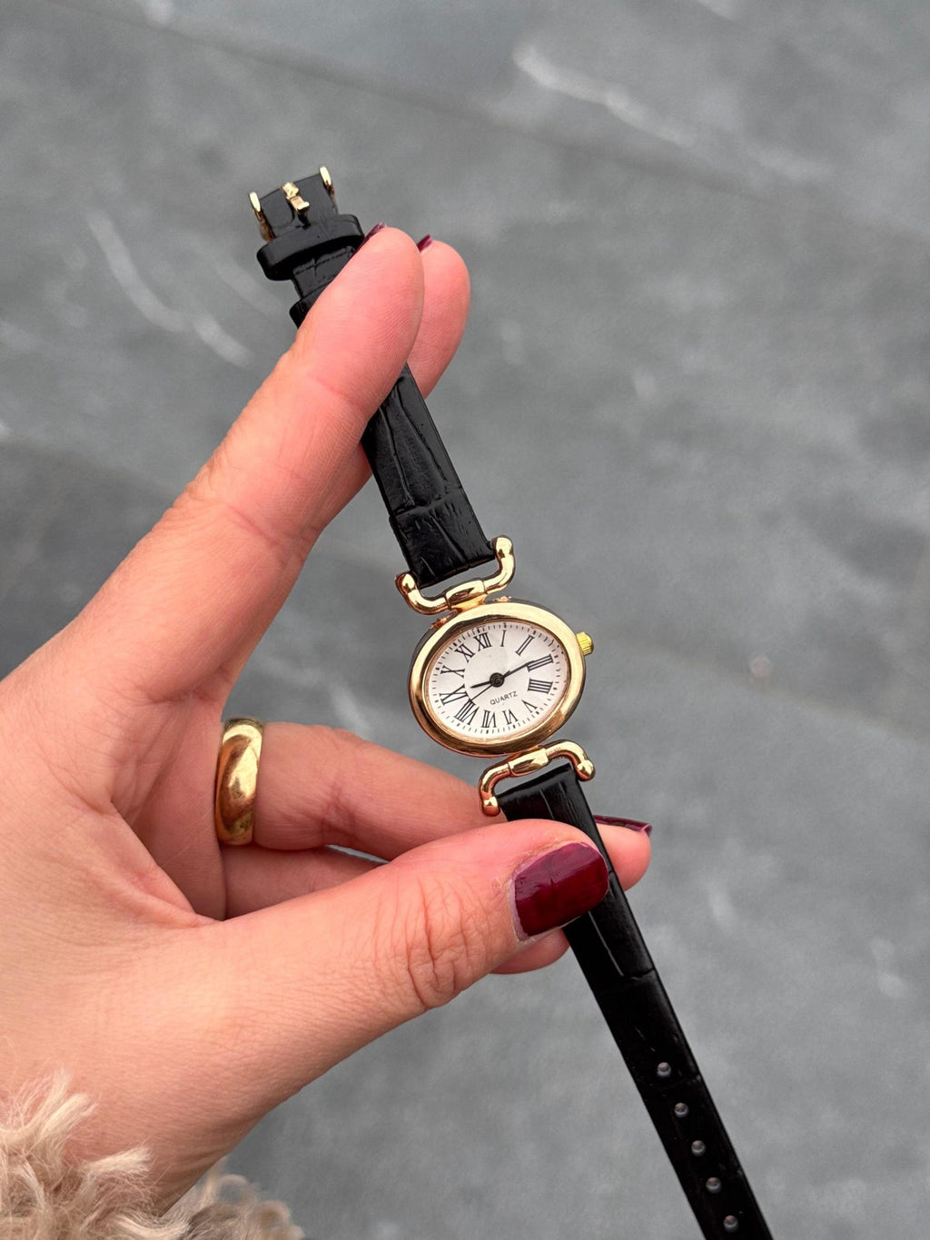 Women’s Gold Watch – Burgundy Strap, Minimalist Dial, Gift for Her