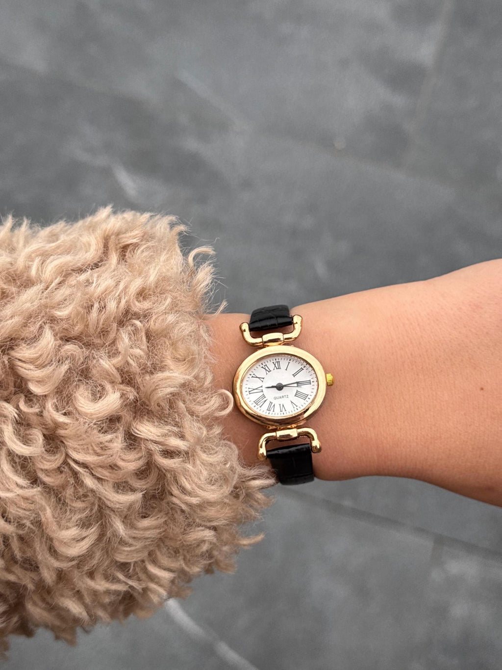 Women’s Gold Watch – Burgundy Strap, Minimalist Dial, Gift for Her