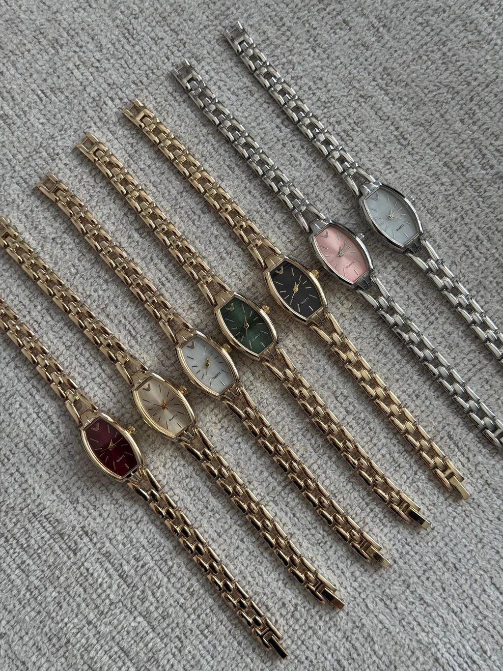 Women’s Bracelet Watch Gold Silver, Minimalist Watch, Gift for Her, Everyday Quartz