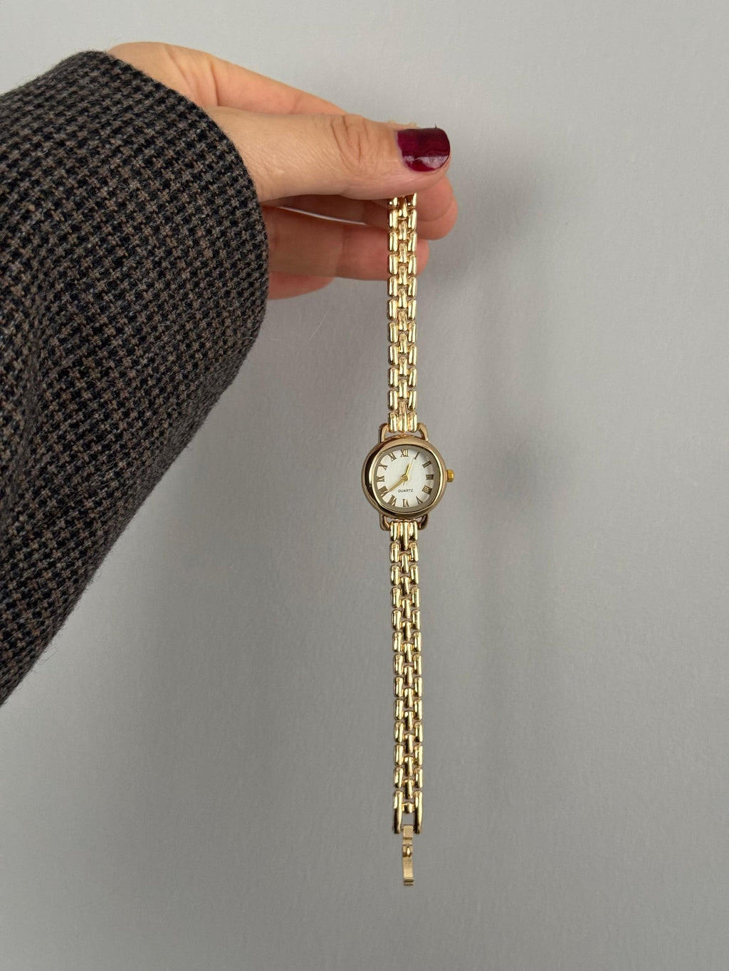 Gold Women’s Watch, Roman Numeral Dial, Quartz Bracelet
