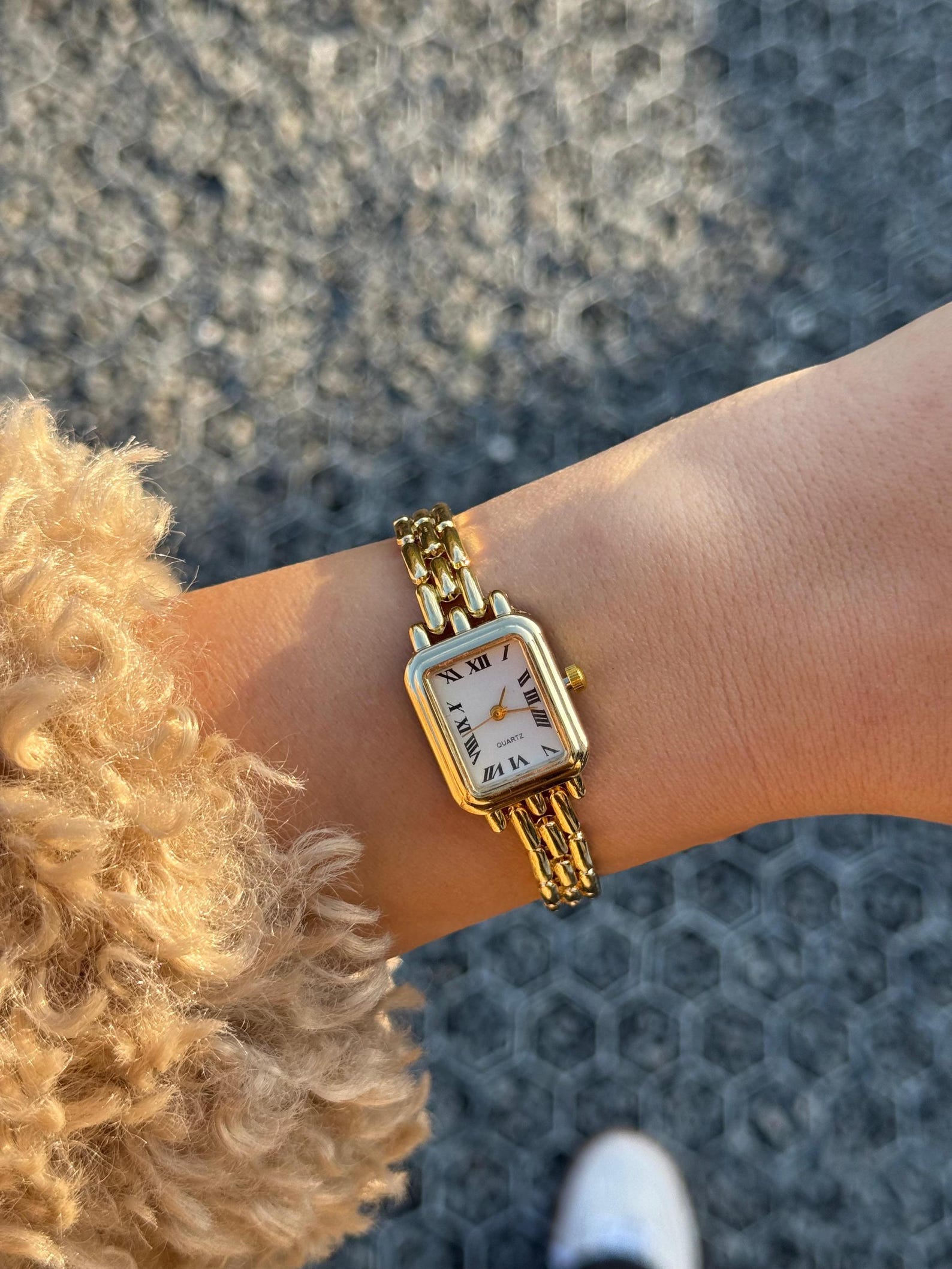 Gold Rectangular Women’s Watch – Elegant Metal Band, Minimalist Timepiece, Gift for her