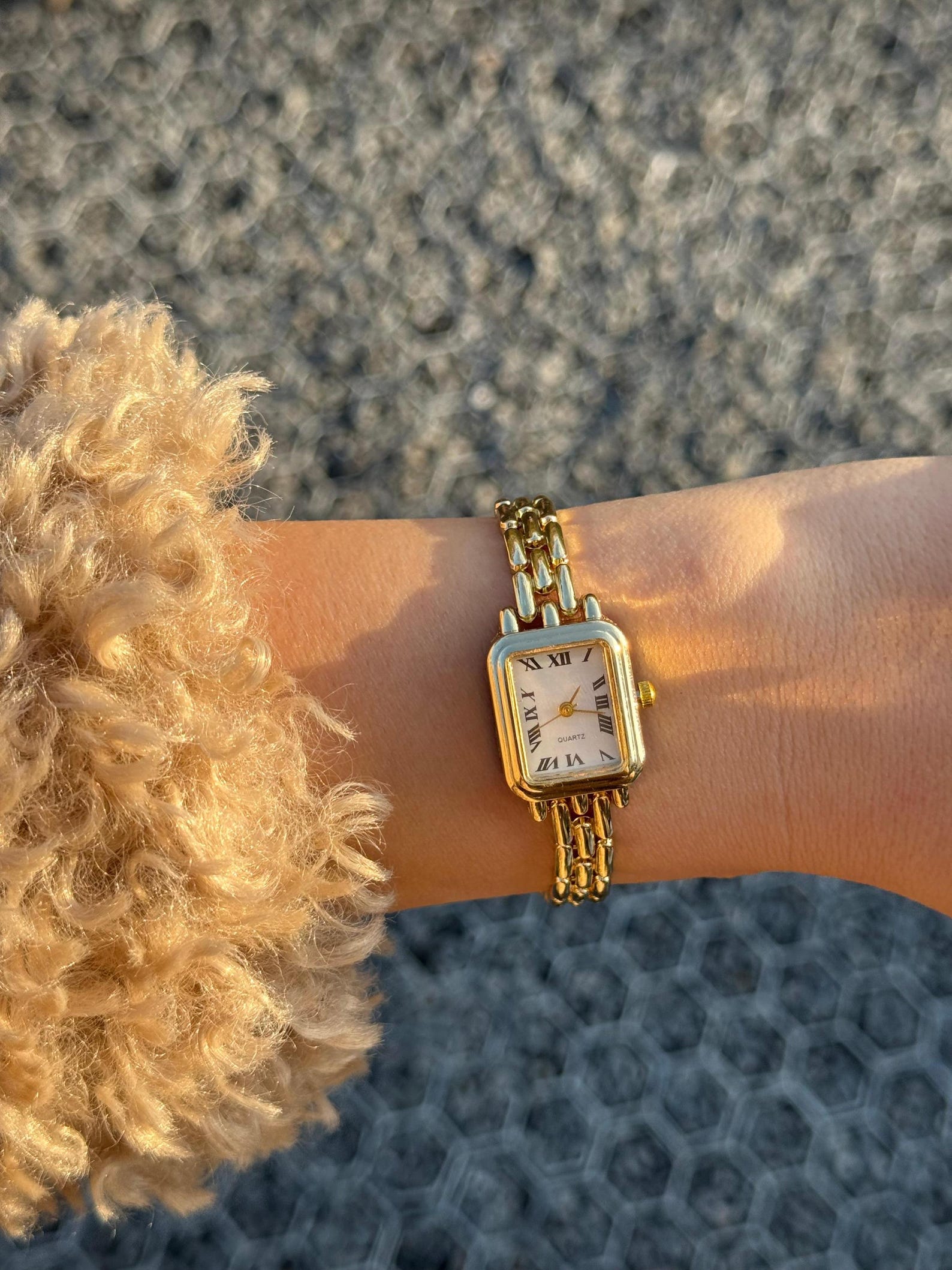 Gold Rectangular Women’s Watch – Elegant Metal Band, Minimalist Timepiece, Gift for her