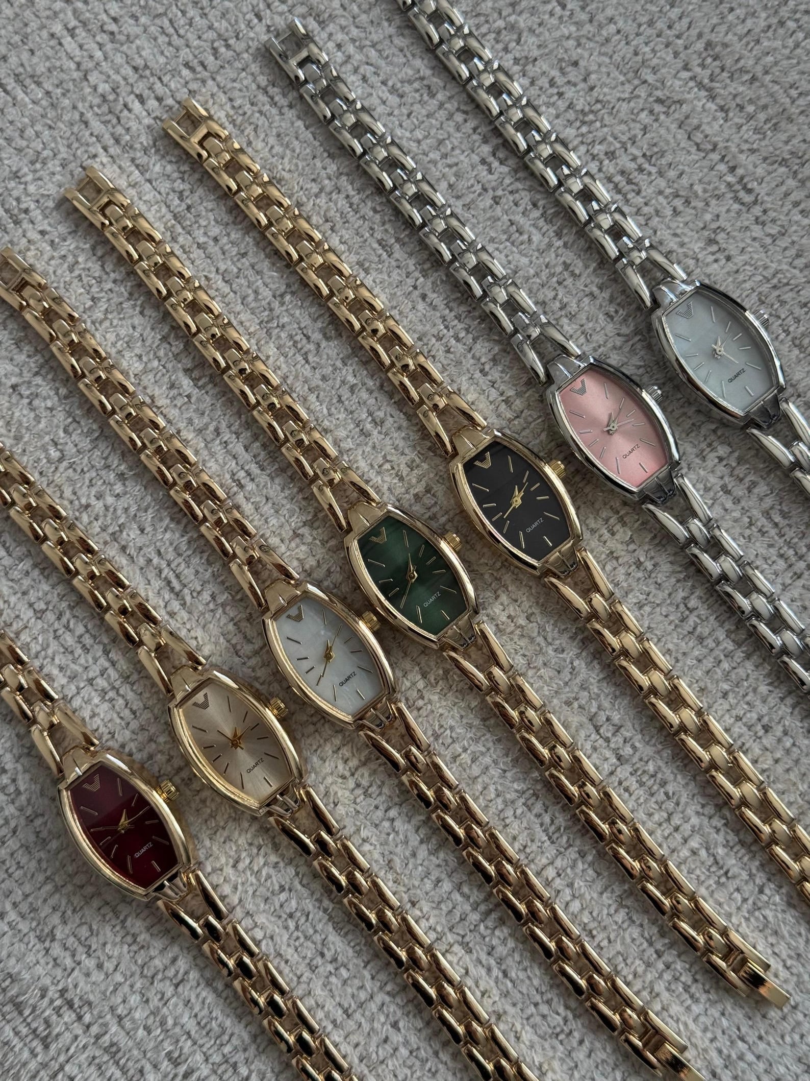 Women’s Bracelet Watch Gold Silver, Minimalist Watch, Gift for Her, Everyday Quartz