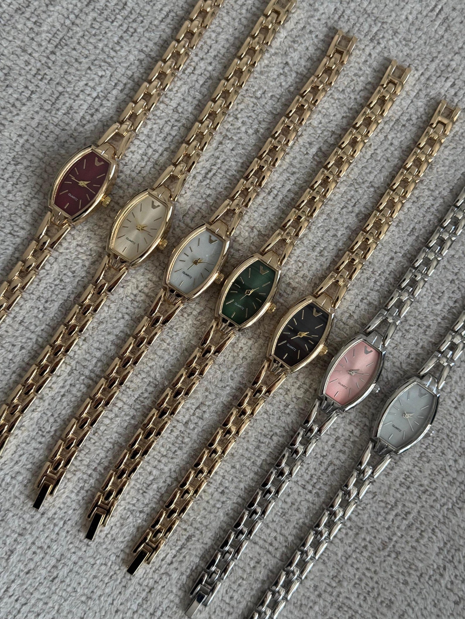 Women’s Bracelet Watch Gold Silver, Minimalist Watch, Gift for Her, Everyday Quartz