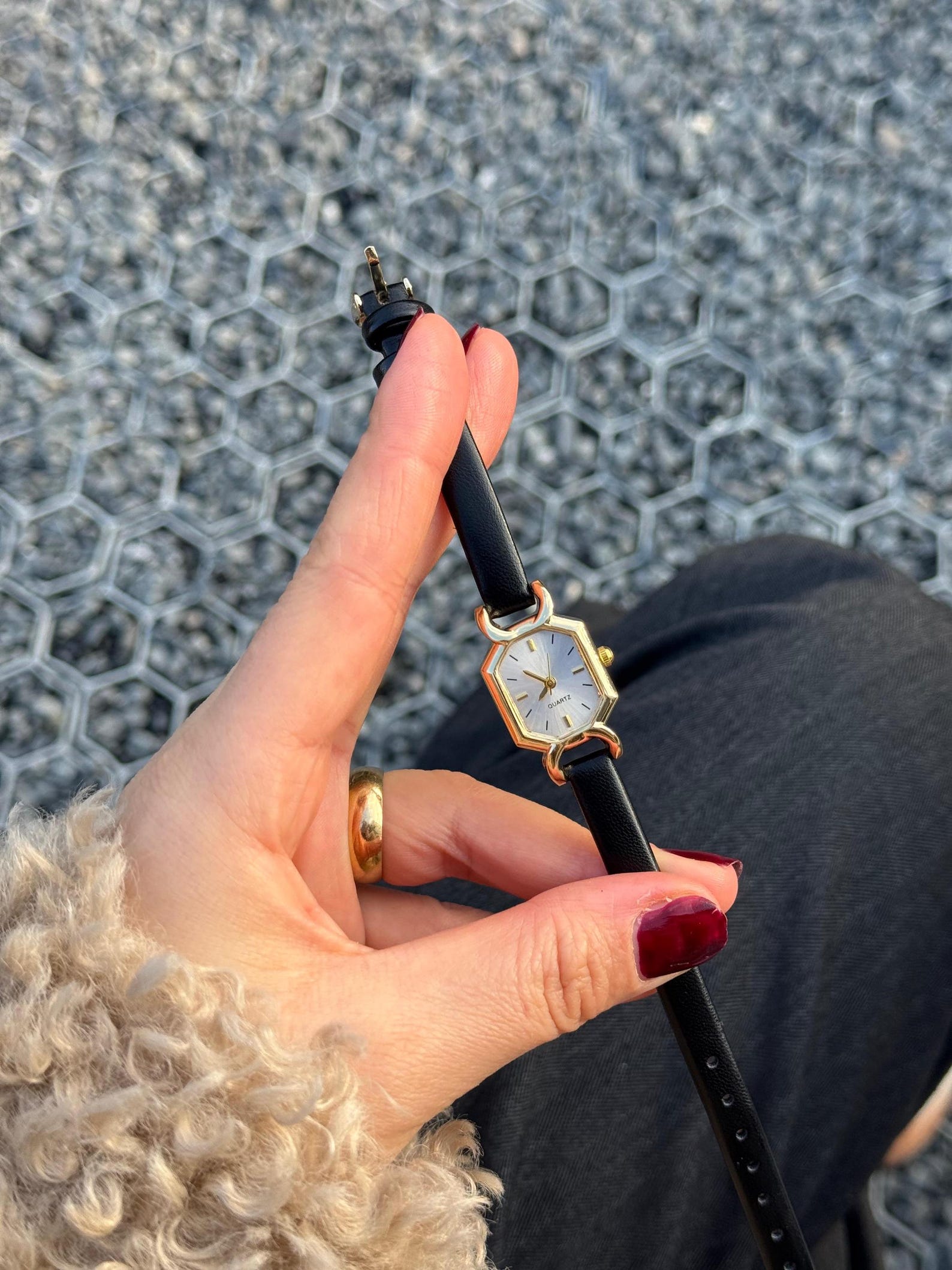 Gold Women’s Watch Minimalist, Leather Strap Watch, Gift for Her, Casual Everyday Wristwatch