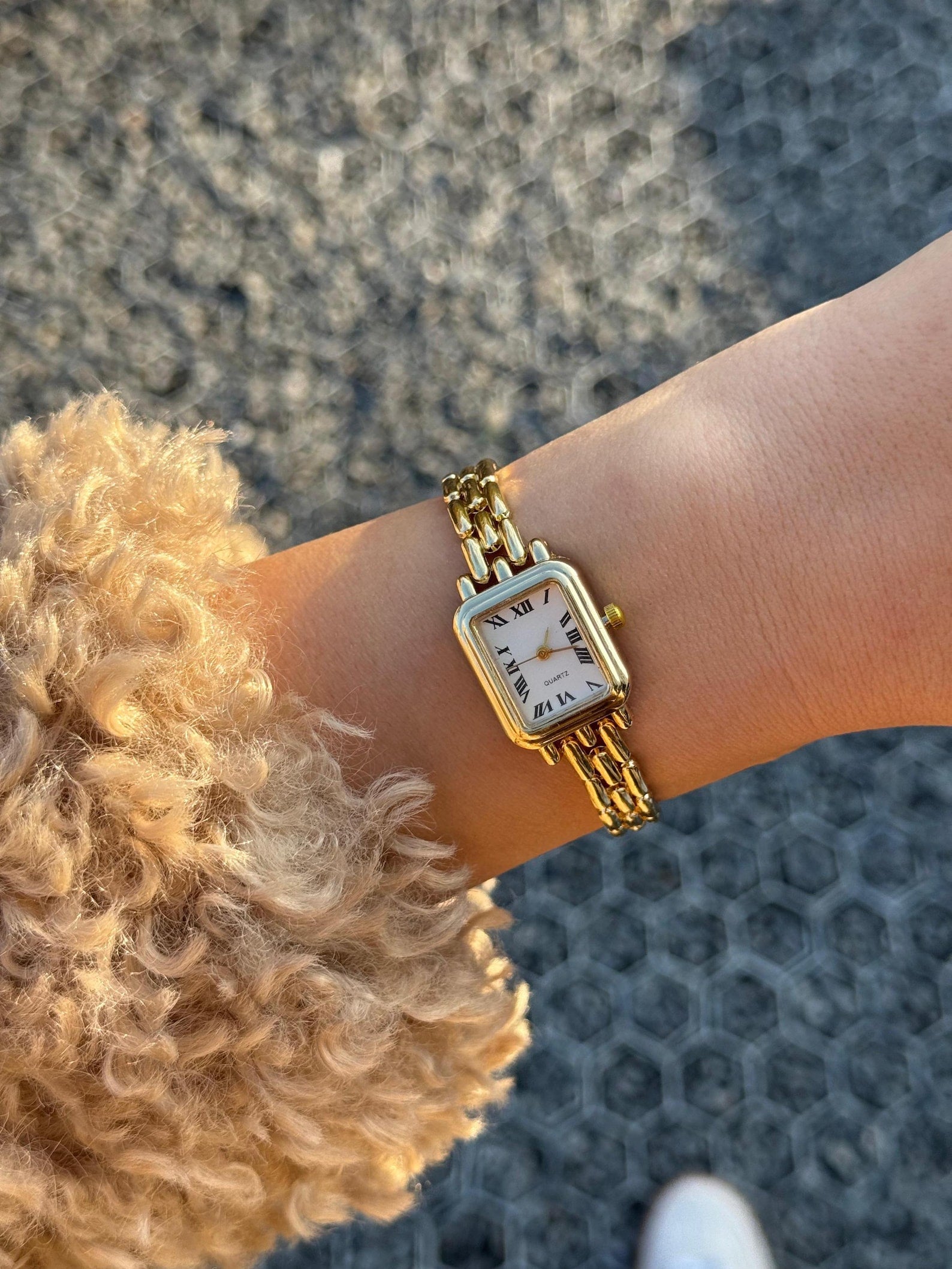 Gold Rectangular Women’s Watch – Elegant Metal Band, Minimalist Timepiece, Gift for her