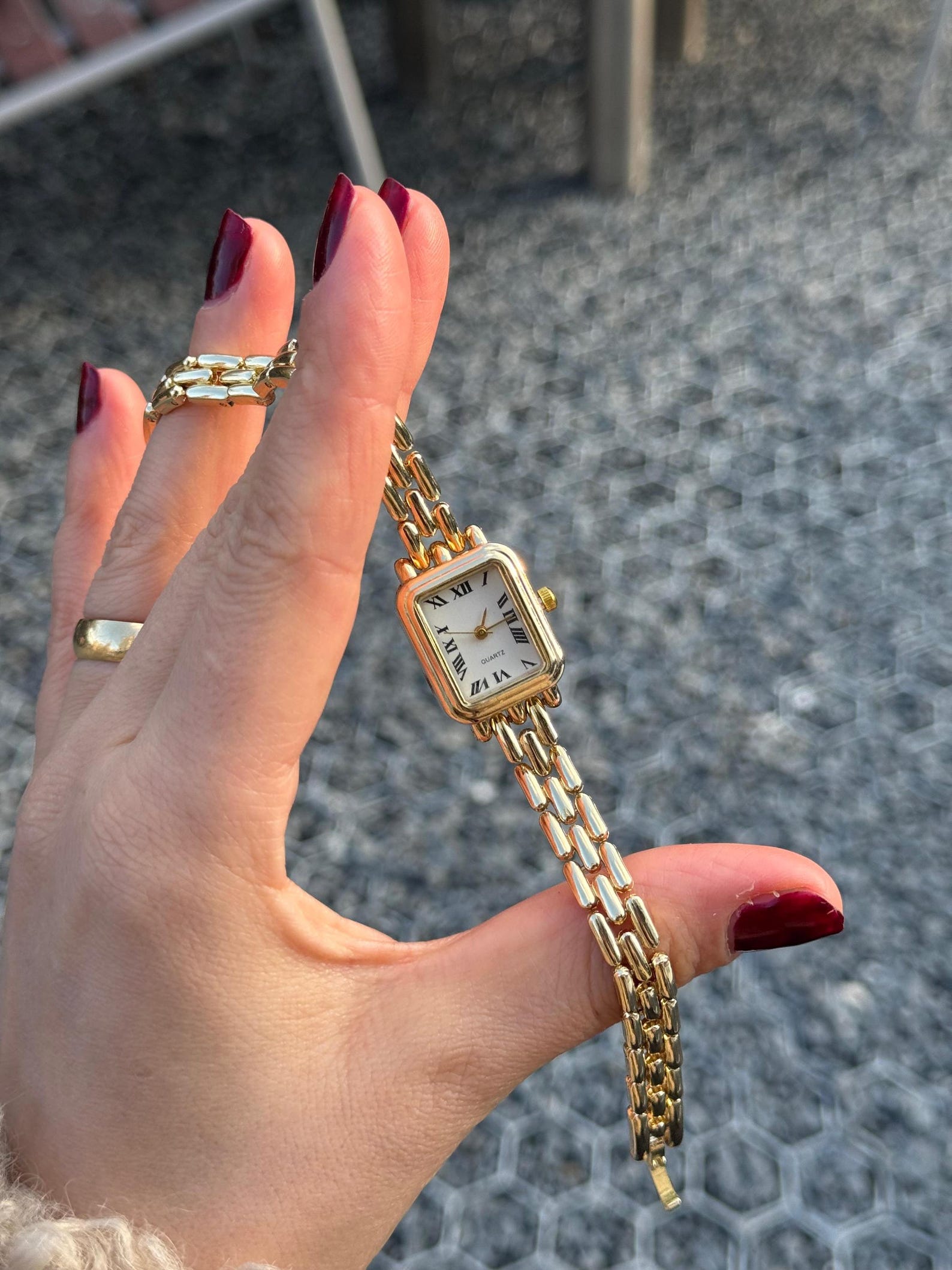 Gold Rectangular Women’s Watch – Elegant Metal Band, Minimalist Timepiece, Gift for her