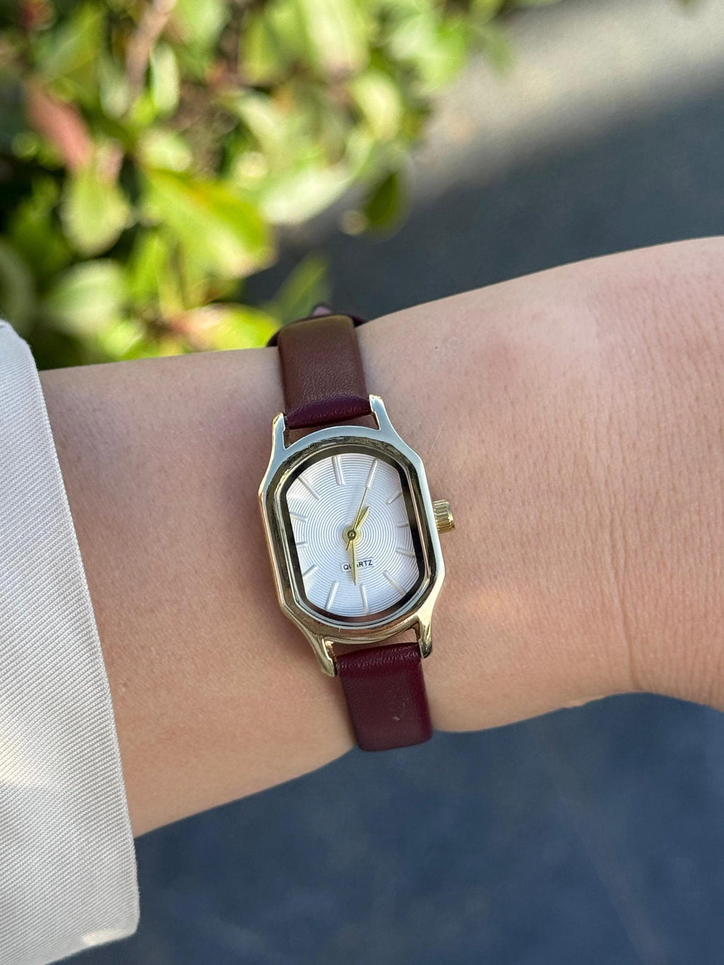 Women’s Watch with Faux Leather Strap, Oval Dial, Quartz, Gift for Her