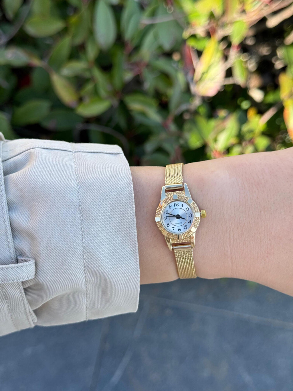 Women’s Mesh Strap Watch: 18mm Small Dial, Gold or Silver, Gift for Her