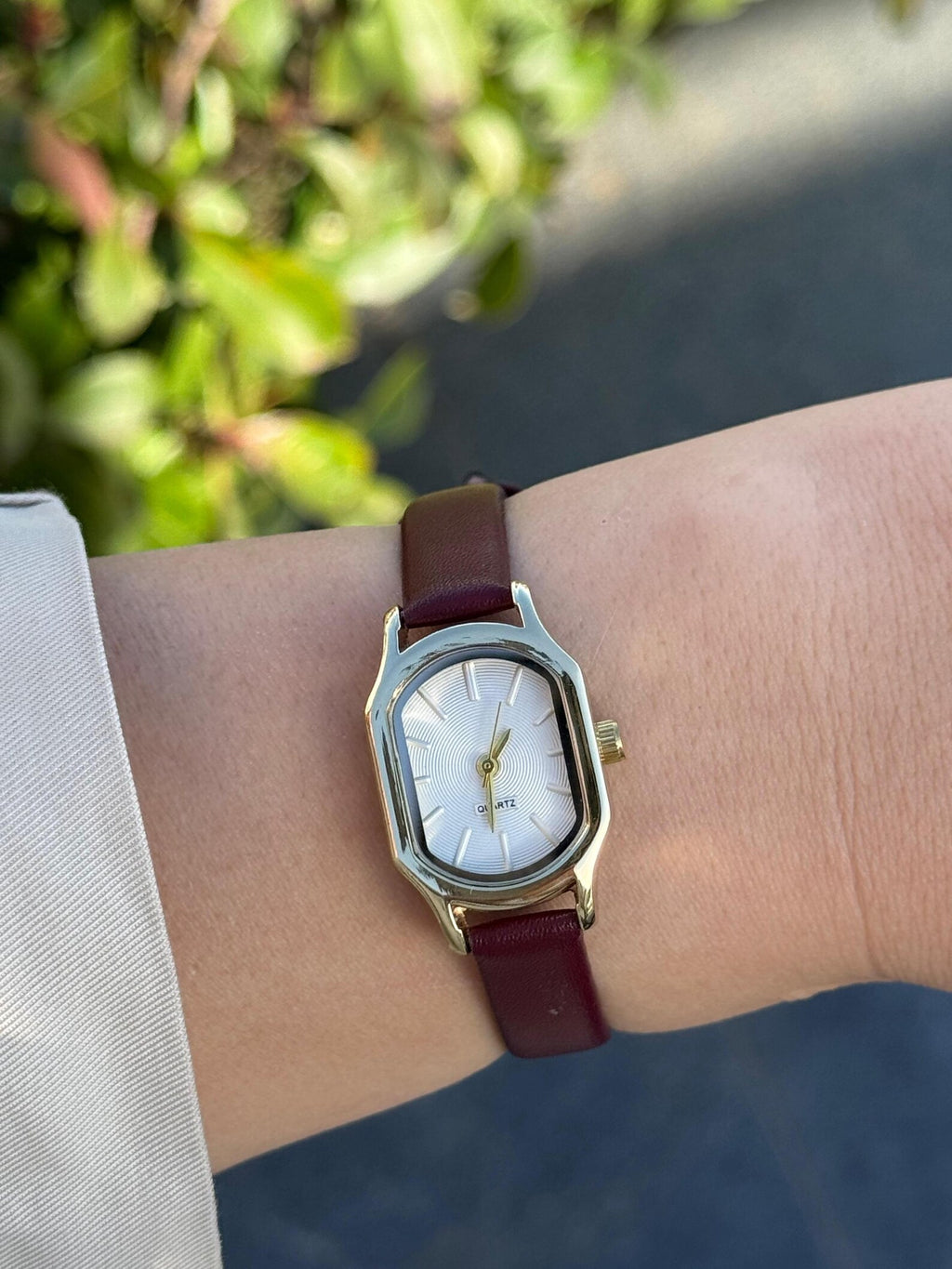 Women’s Watch with Faux Leather Strap, Oval Dial, Quartz, Gift for Her