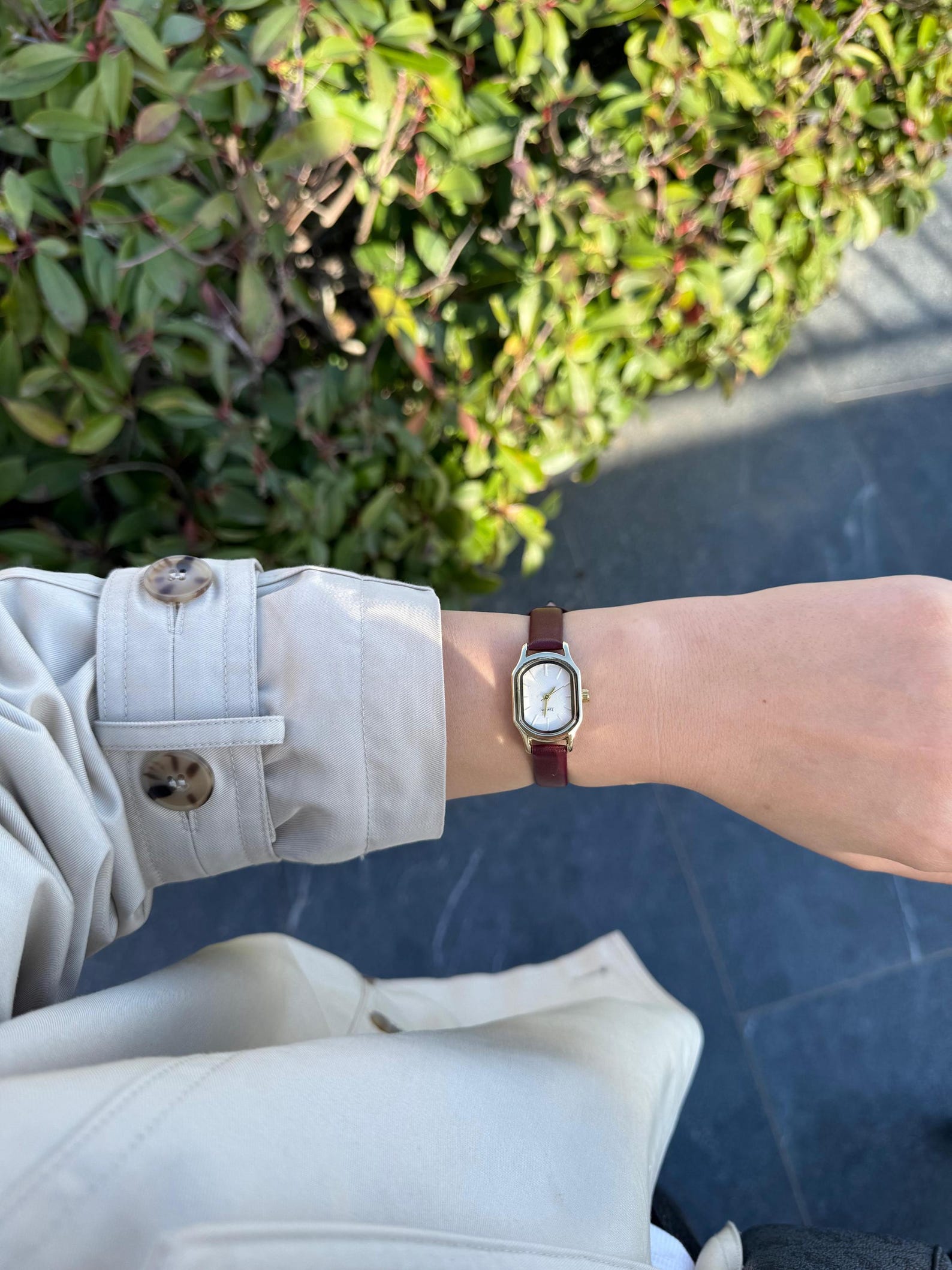 Women’s Watch with Faux Leather Strap, Oval Dial, Quartz, Gift for Her