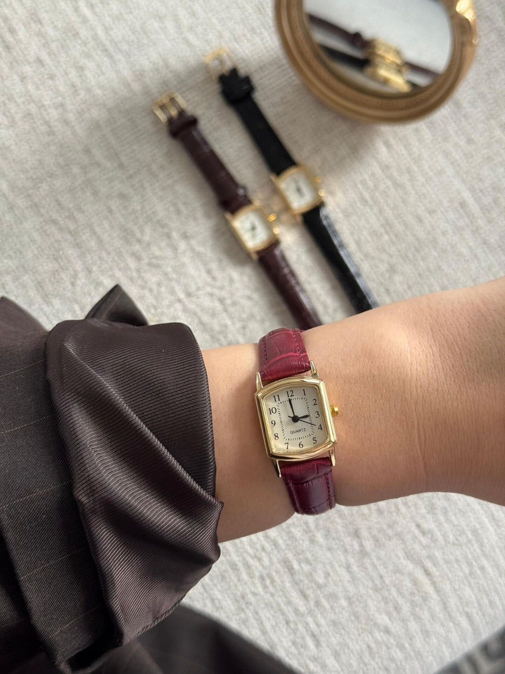 Minimal Square Watch Gold Case Faux Leather Band Women Classic Elegant Small Watch