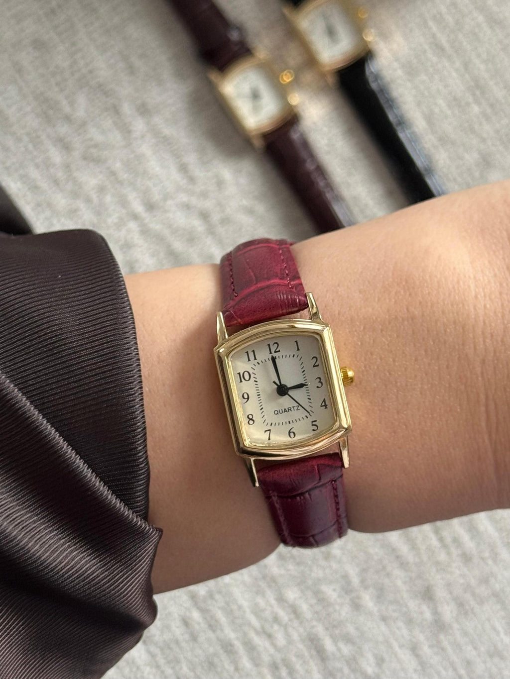 Minimal Square Watch Gold Case Faux Leather Band Women Classic Elegant Small Watch