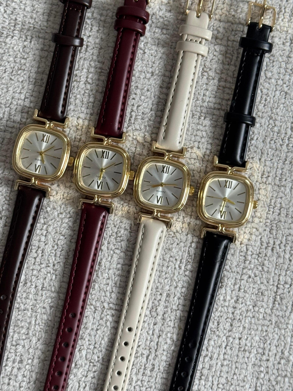Elegant Square Gold Watch: Minimalist Faux Leather Band, Classic Women's Wristwatch
