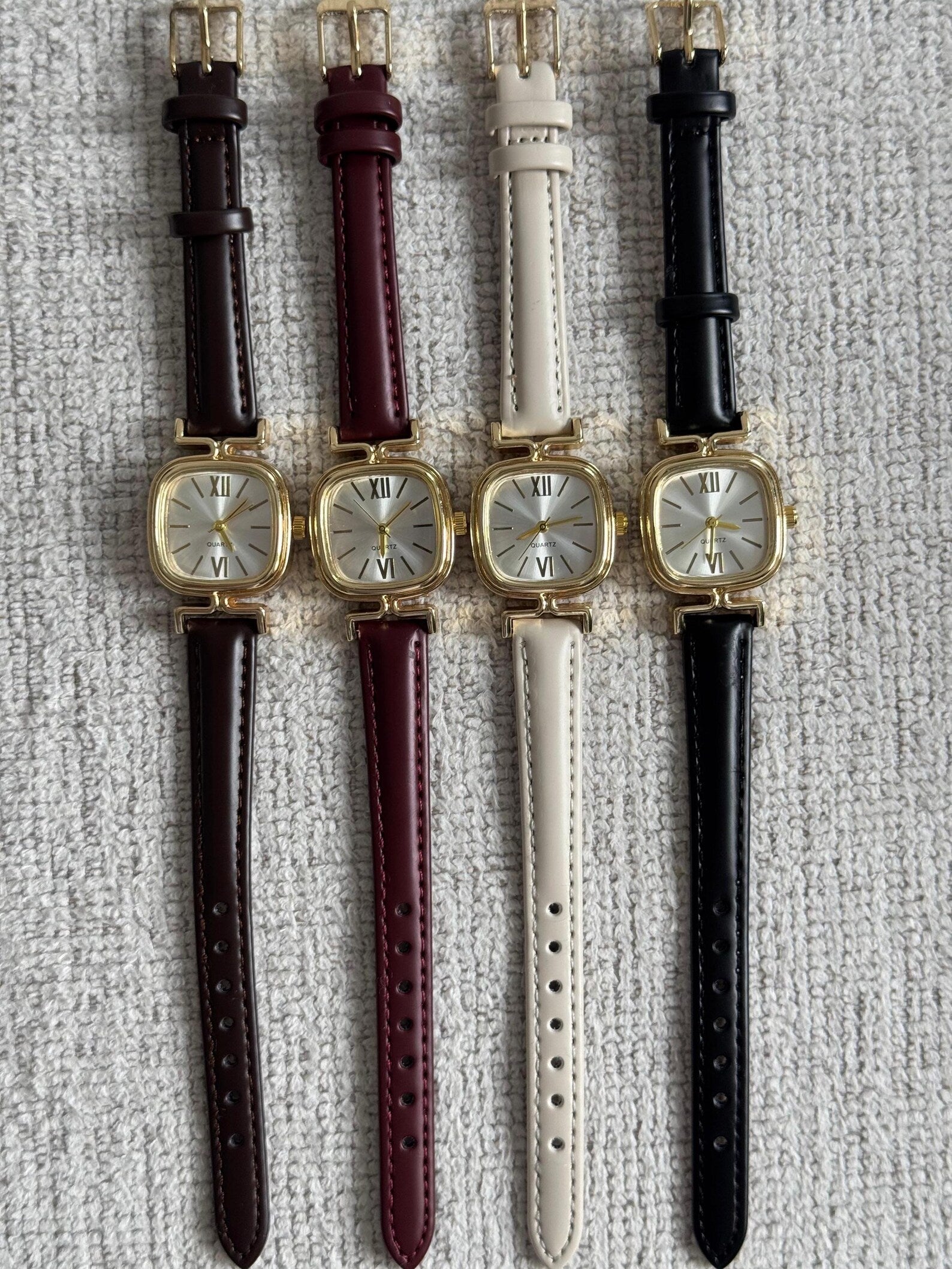 Elegant Square Gold Watch: Minimalist Faux Leather Band, Classic Women's Wristwatch
