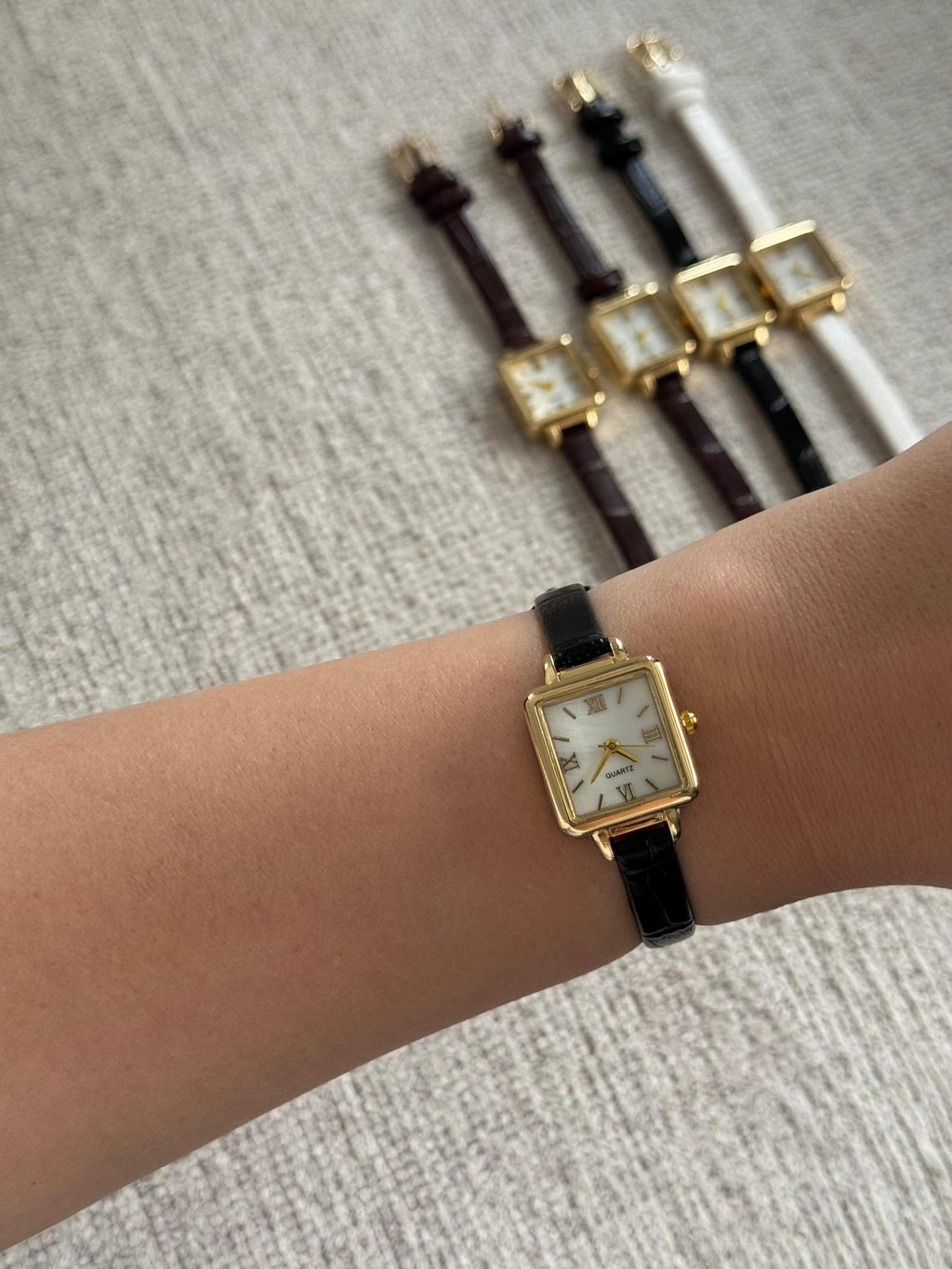 Minimalist Square Women’s Watch: Gold Tone ,Elegant Faux Leather Strap Wrist Watch