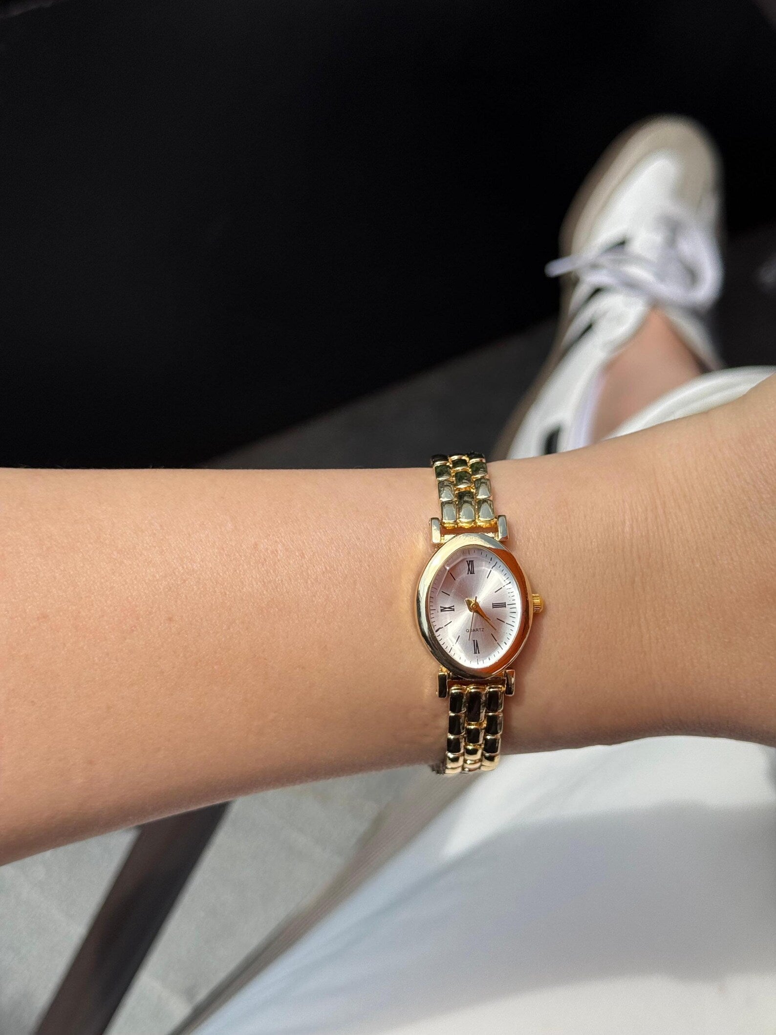 Elegant Women’s Bracelet Watch, Gold Tone Quartz WristWatch, Classic Jewelry Style, Gift Her Hor
