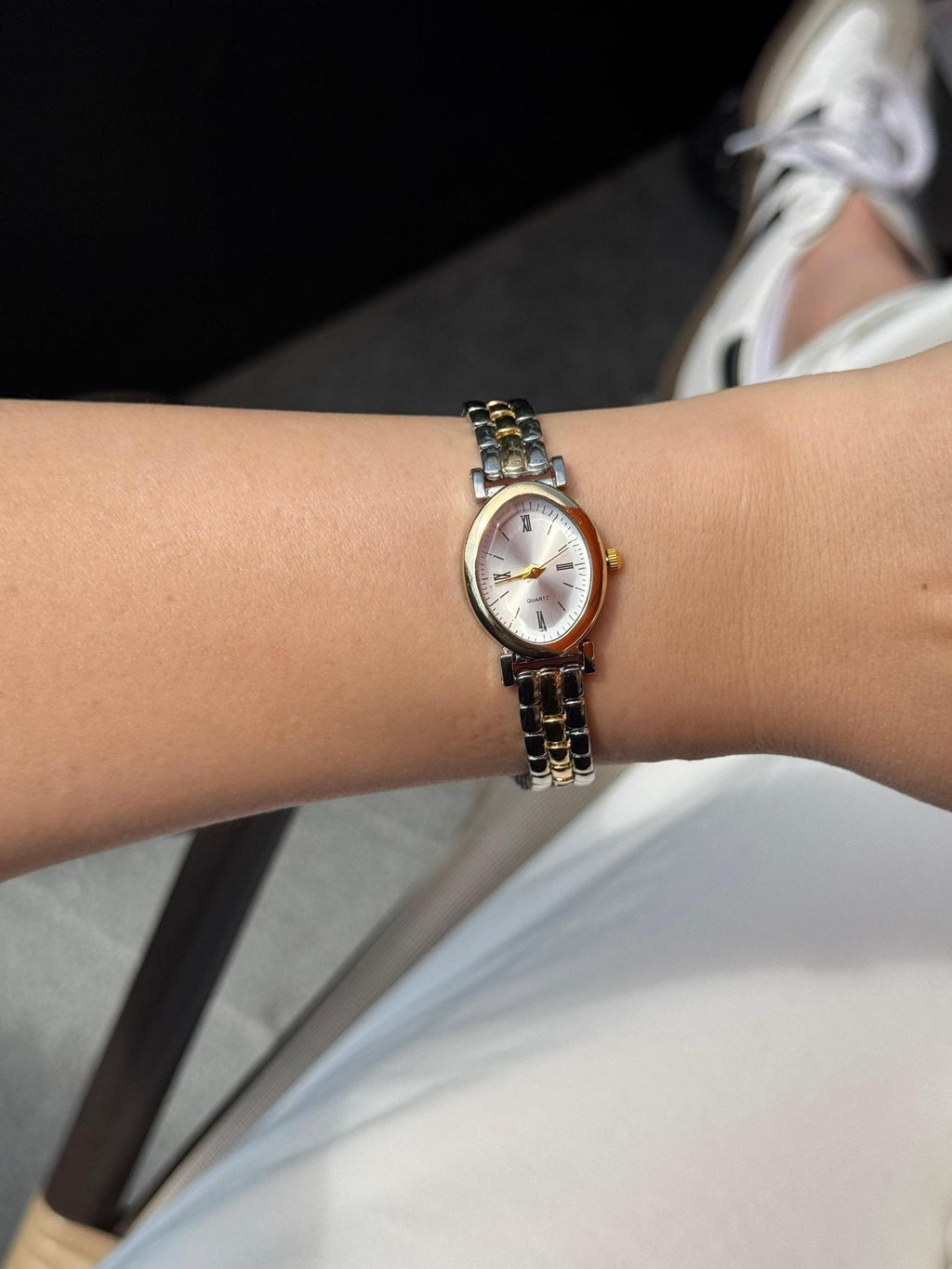Elegant Women’s Bracelet Watch, Gold Tone Quartz WristWatch, Classic Jewelry Style, Gift Her Hor