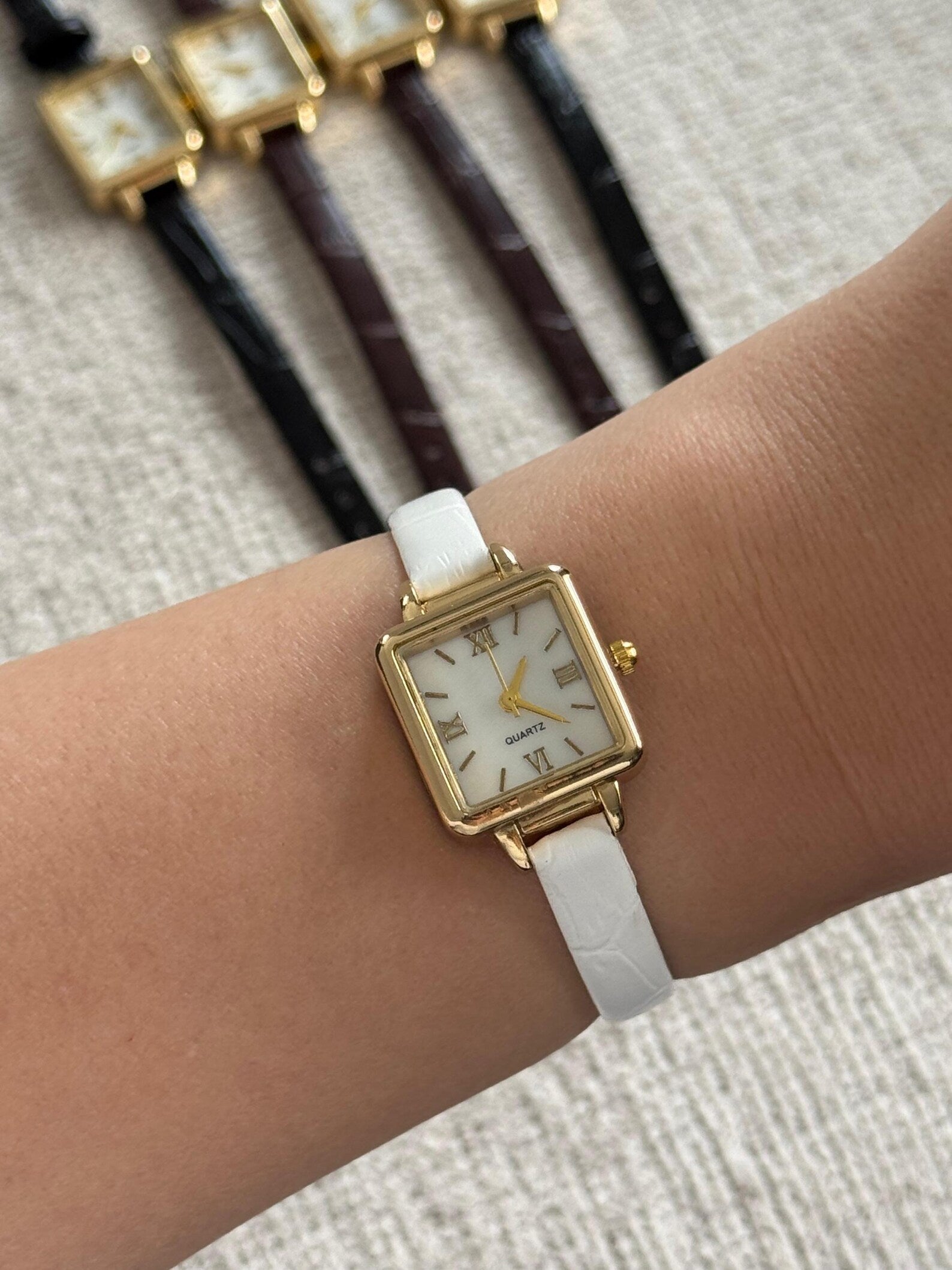 Minimalist Square Women’s Watch: Gold Tone ,Elegant Faux Leather Strap Wrist Watch