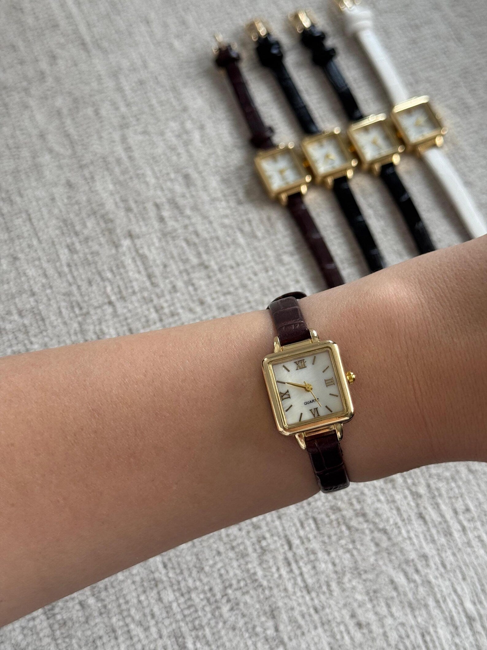 Minimalist Square Women’s Watch: Gold Tone ,Elegant Faux Leather Strap Wrist Watch