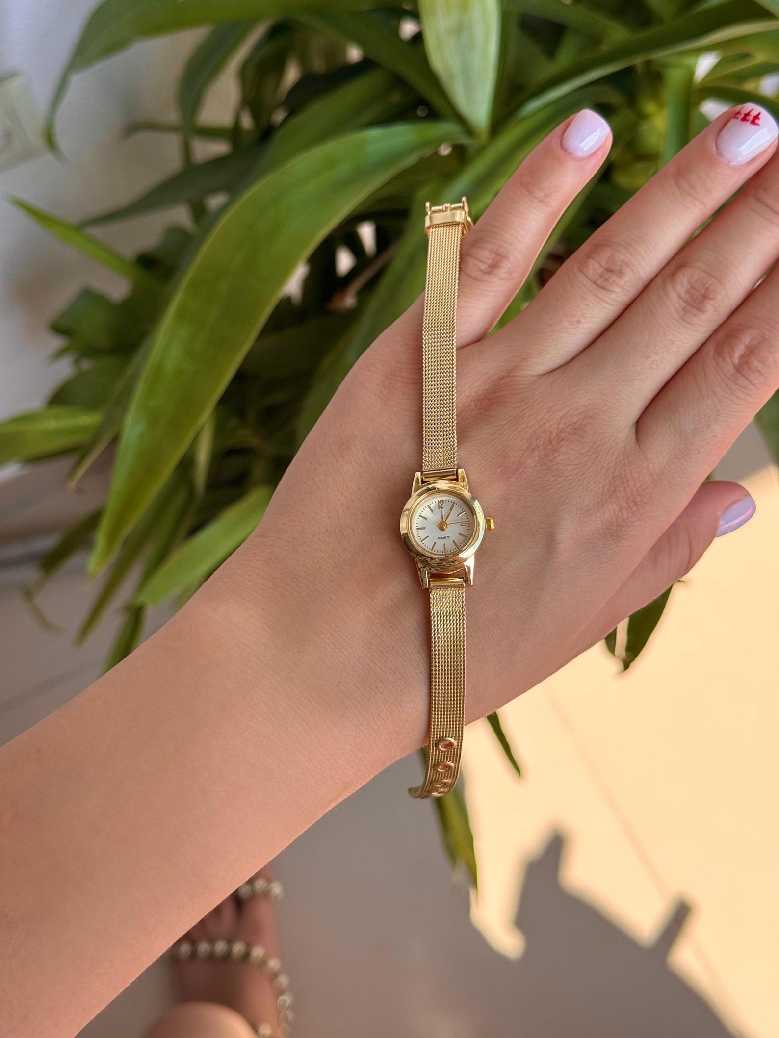 Women's Quartz Wristwatch, Small Dial Mesh Bracelet, Gold Silver Finish, Elegant Minimalist
