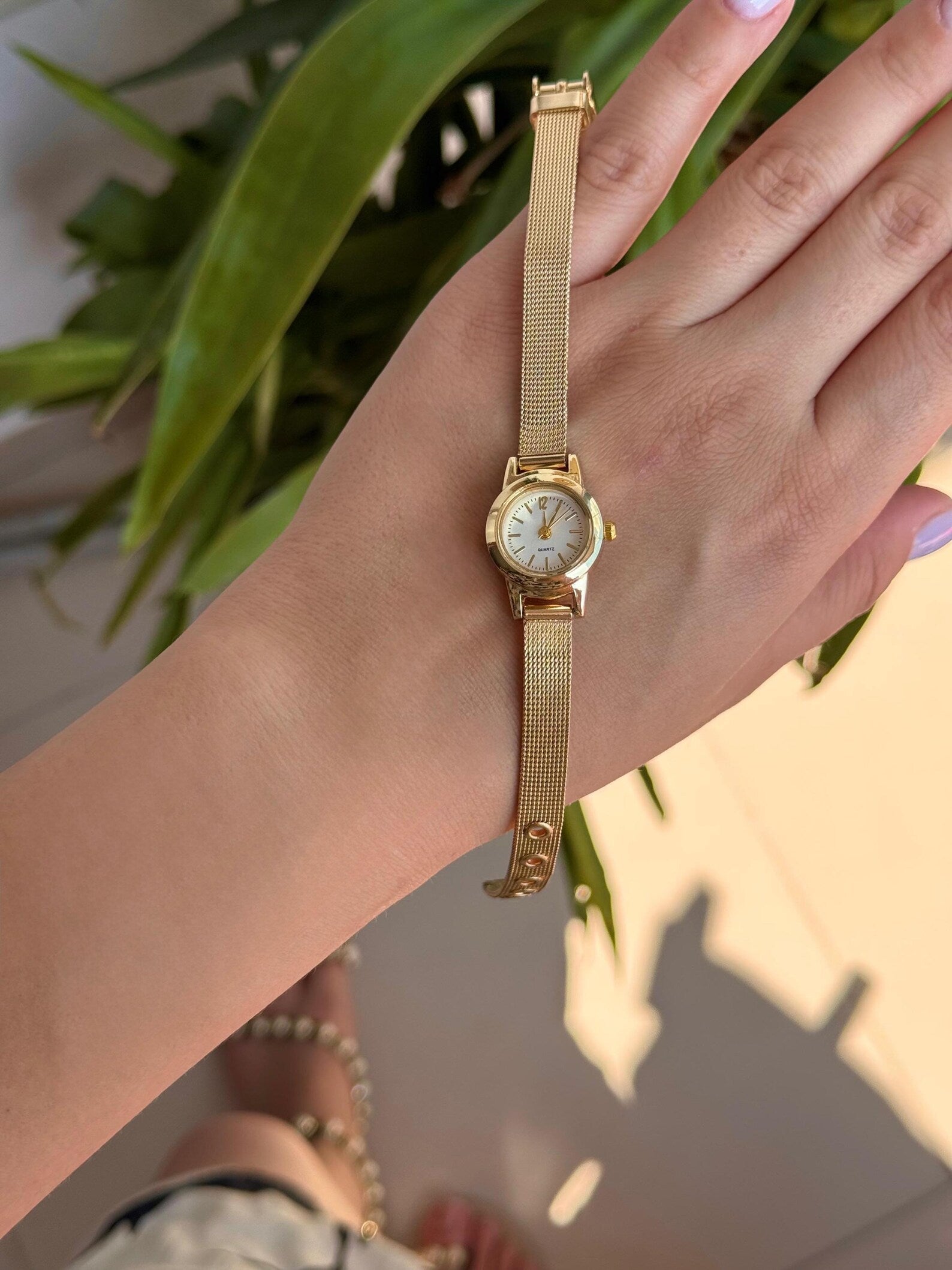 Women's Quartz Wristwatch, Small Dial Mesh Bracelet, Gold Silver Finish, Elegant Minimalist