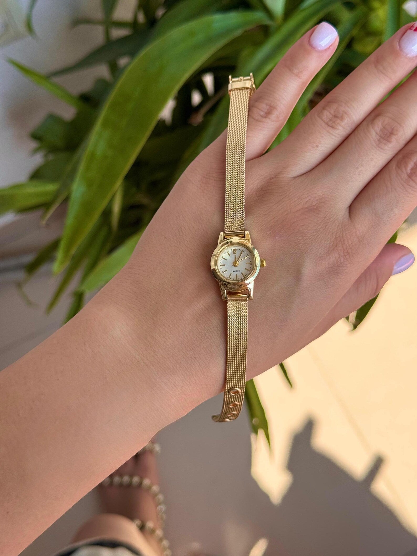 Women's Quartz Wristwatch, Small Dial Mesh Bracelet, Gold Silver Finish, Elegant Minimalist