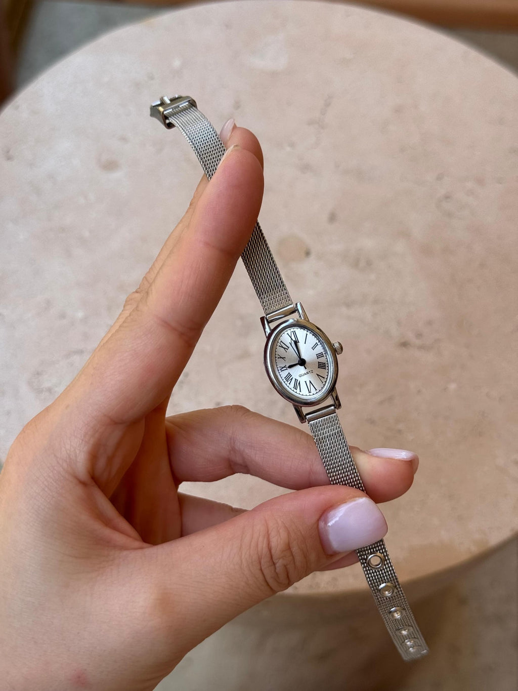 Gold Oval Watch Roman Numeral Mesh Bracelet Women's Elegant Classic Quartz Wristwatch