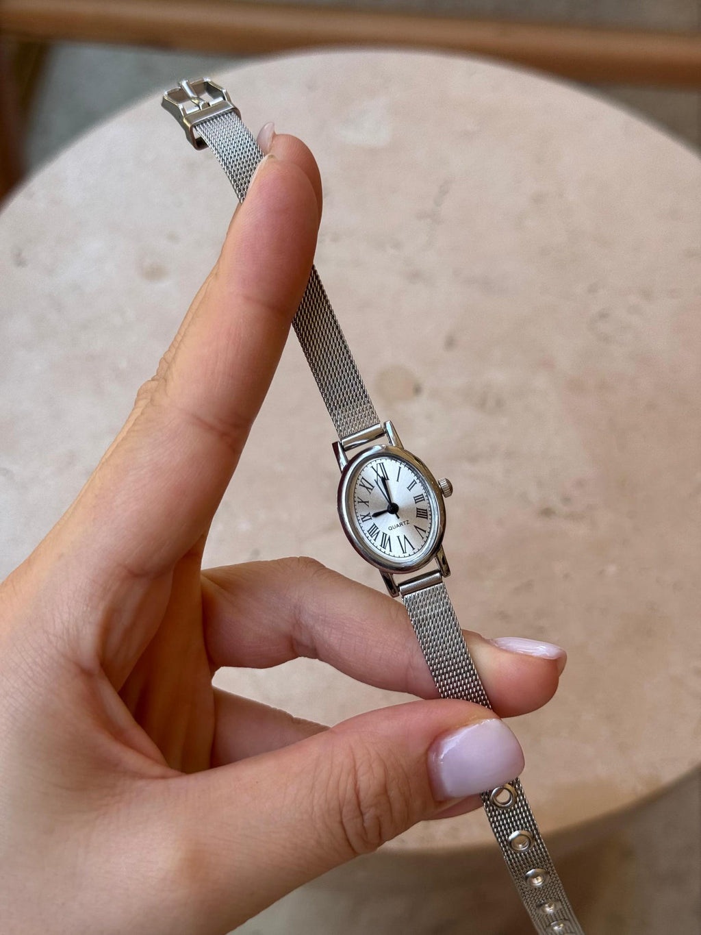Gold Oval Watch Roman Numeral Mesh Bracelet Women's Elegant Classic Quartz Wristwatch